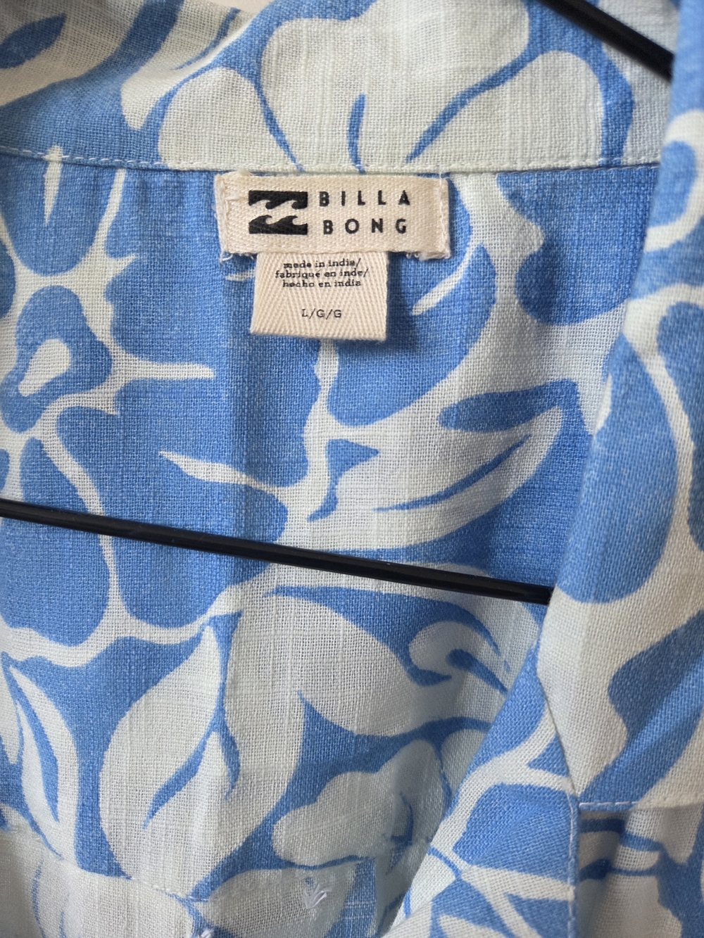 Billabong Blue and White Floral Camp Shirt - Size L - Picture 3 of 4
